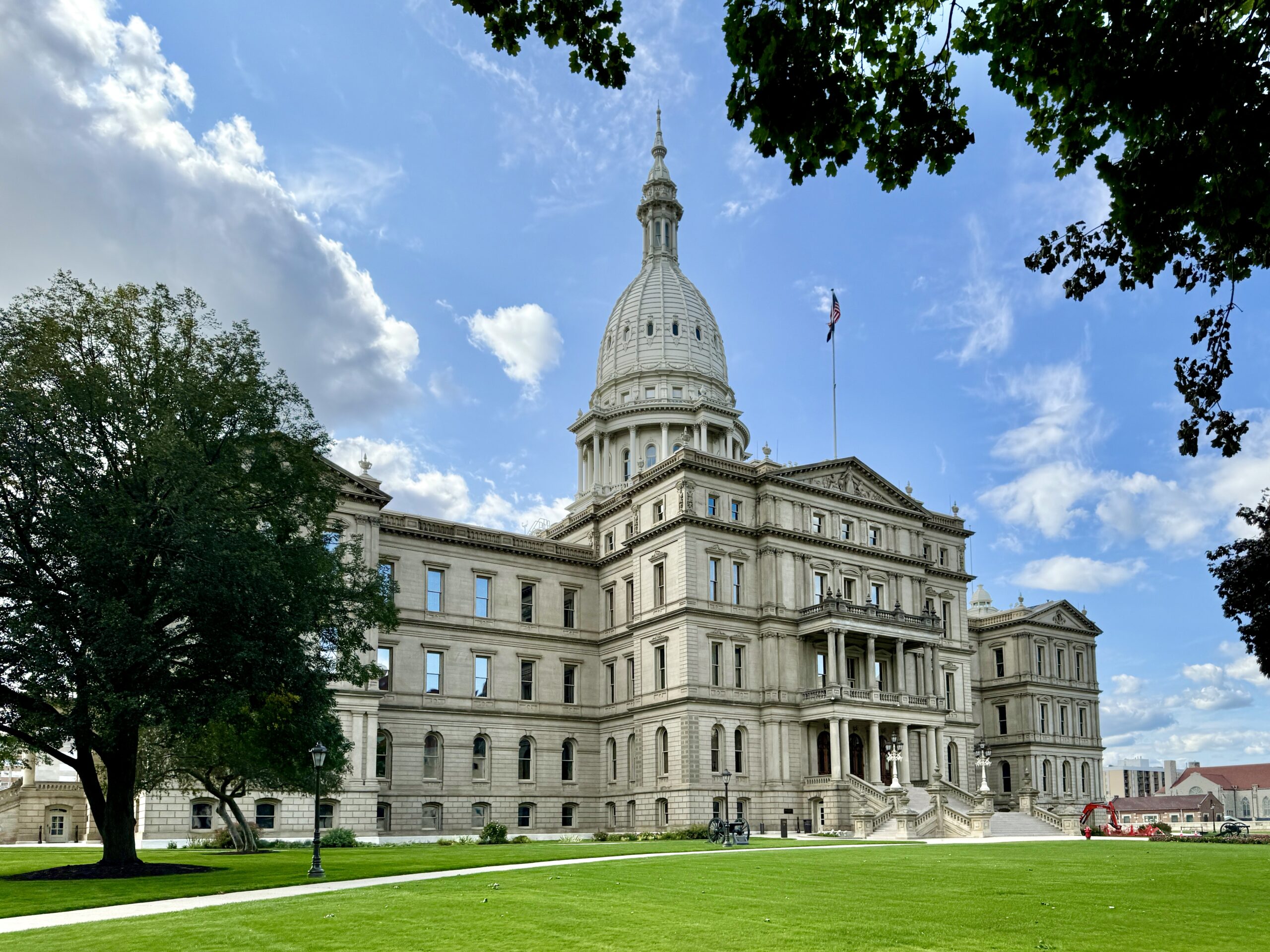 Vista exterior del Capitolio del Estado de Michigan en Lansing